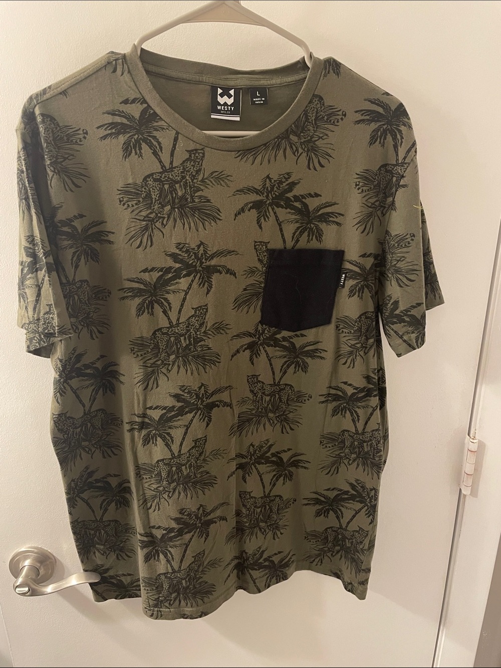 Westy Olive Palm-Print Short Sleeve Pocket Tee